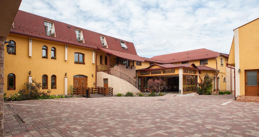 Pension La Fontana Бая-Маре Экстерьер фото