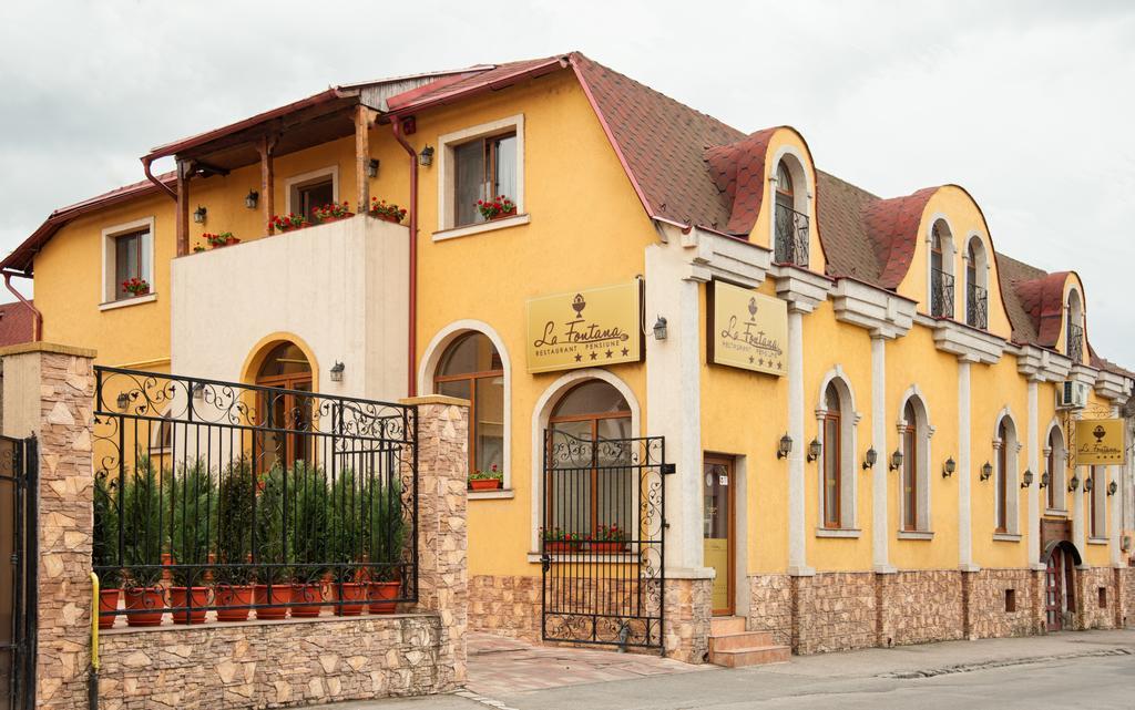 Pension La Fontana Бая-Маре Экстерьер фото