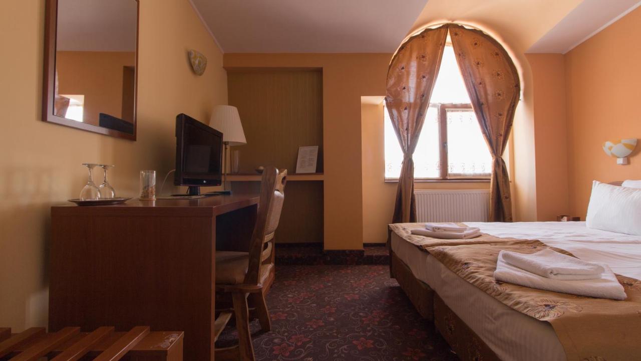 Pension La Fontana Бая-Маре Экстерьер фото