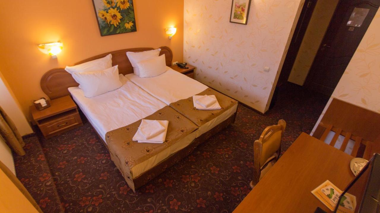 Pension La Fontana Бая-Маре Экстерьер фото