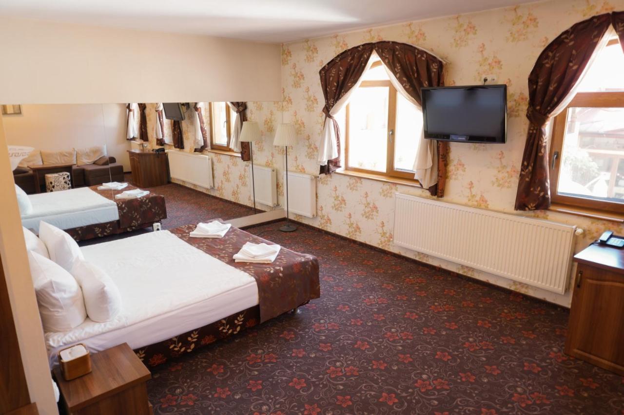 Pension La Fontana Бая-Маре Экстерьер фото